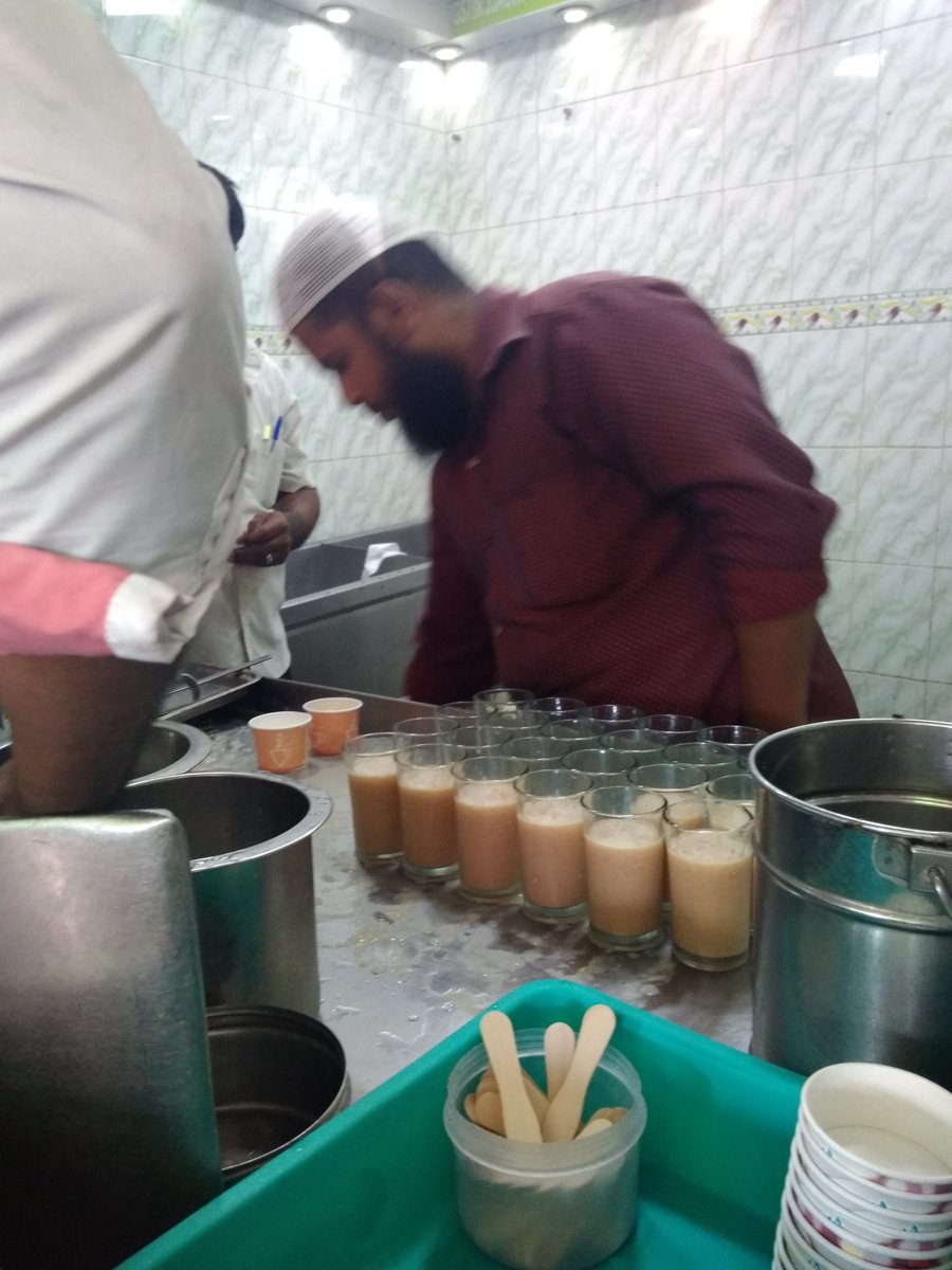 hahahahahah sorry. I got distracted by own photos. Lets get the obvious out of the way first, shall we?First in line, Famous jigarthanda. It is world famous and also the shops name.