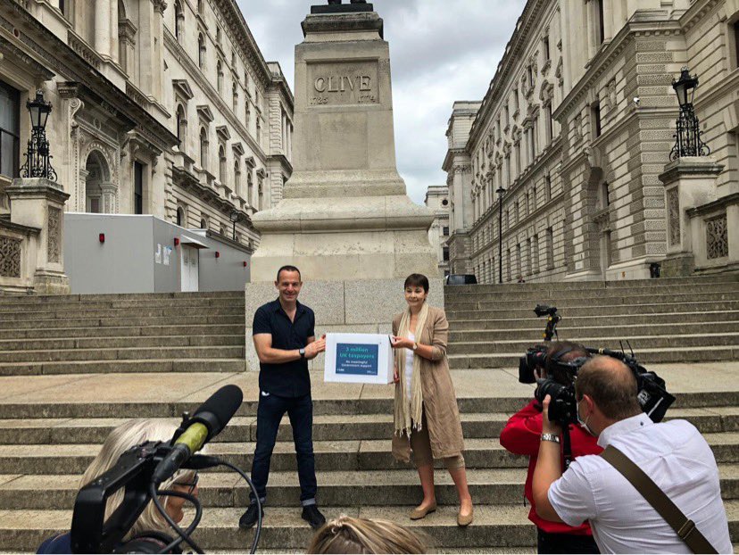 The people’s champion <a href="/MartinSLewis/">Martin Lewis</a> who is looking rather ripped by the way... #excludeduk