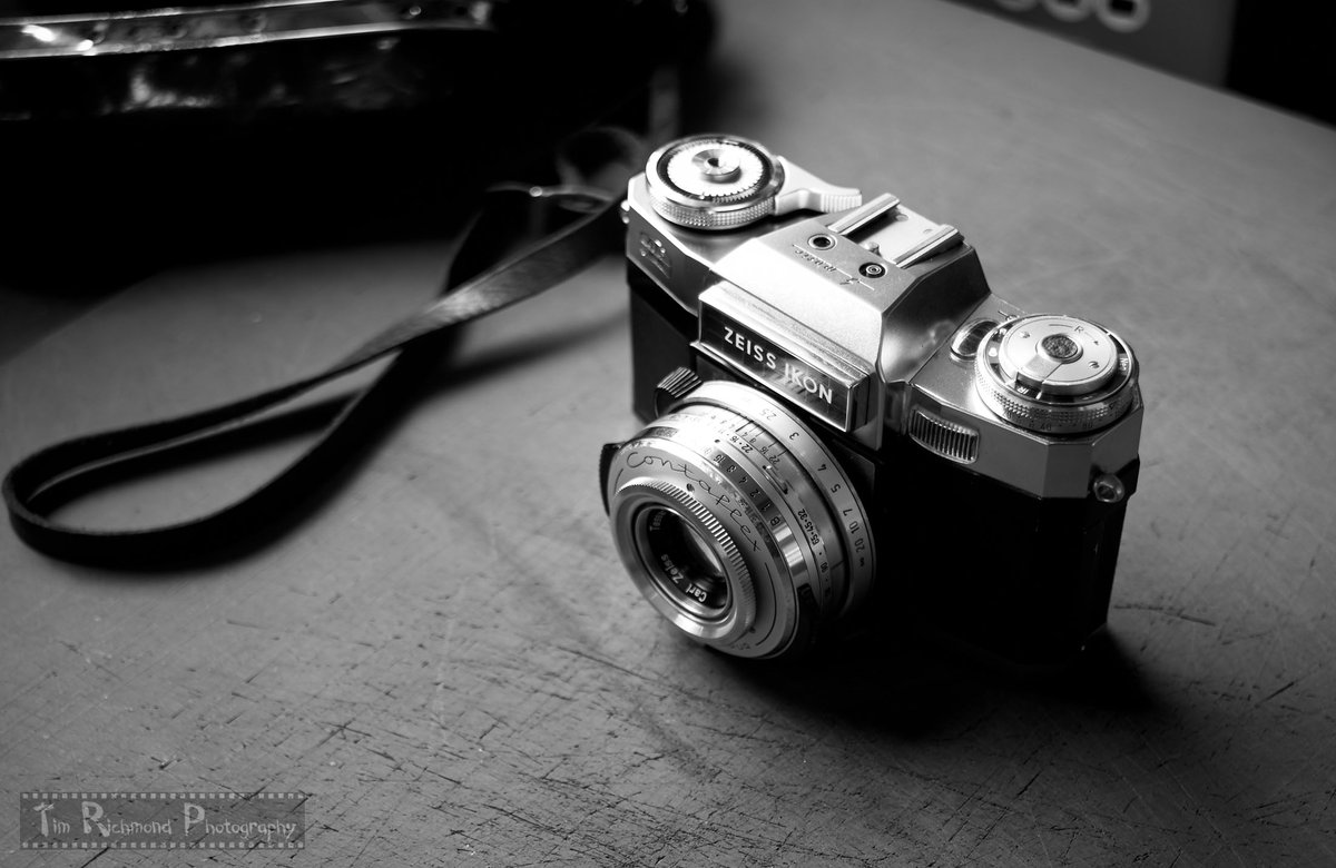 TimRichmondPIX's tweet photo. We have a new toy - a Zeiss Ikon Contaflex Super B from around 1964.  It spent a couple of days on the workbench while I fixed an issue with the shutter and cleaned the optics.  Now loaded with B&amp;W film for some good old school photography. #filmphotography #35mmfilm https://t.co/bvMiAHk5gv