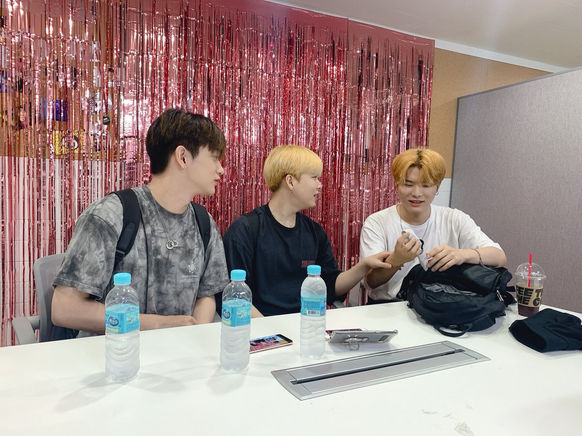 mountain_twt's tweet photo. ⭐️MOUNTAIN NOTICE⭐️
⠀⠀⠀
마운틴의 왓츠인마이백 💼 시작합니다 😚

https://t.co/clkYccujBZ

#MOUNTAIN #마운틴
#BURN #KWONHEE #GWANGHYUN #UICHAN
#번 #의찬
#김종범 #남권희 #김광현 #정영의 https://t.co/myAWLmSh9F