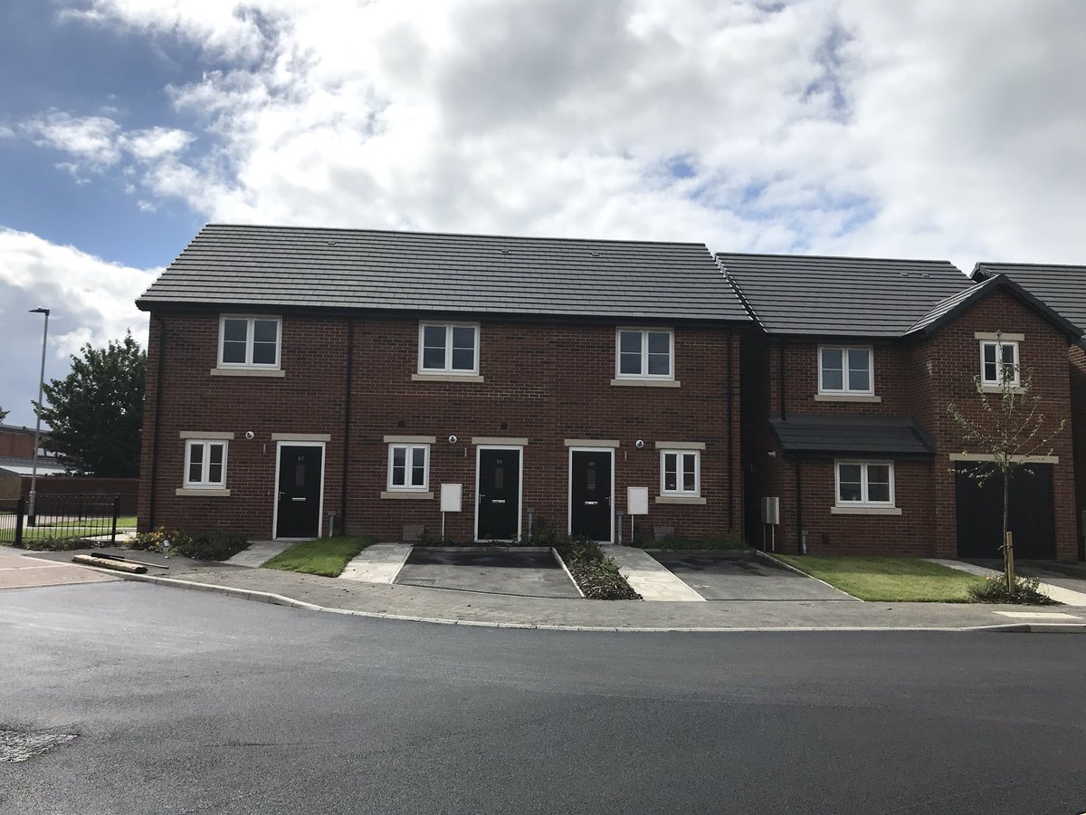 JMteamvistry's tweet photo. Our @teamvistryp Bondfield Crescent development which will provide 60 new houses in Wombwell, Barnsley is coming towards the final stages. The development is looking very good and is a credit to the Site and Contracts Team 👍 #housing #vistry https://t.co/rdlJZPIcCE