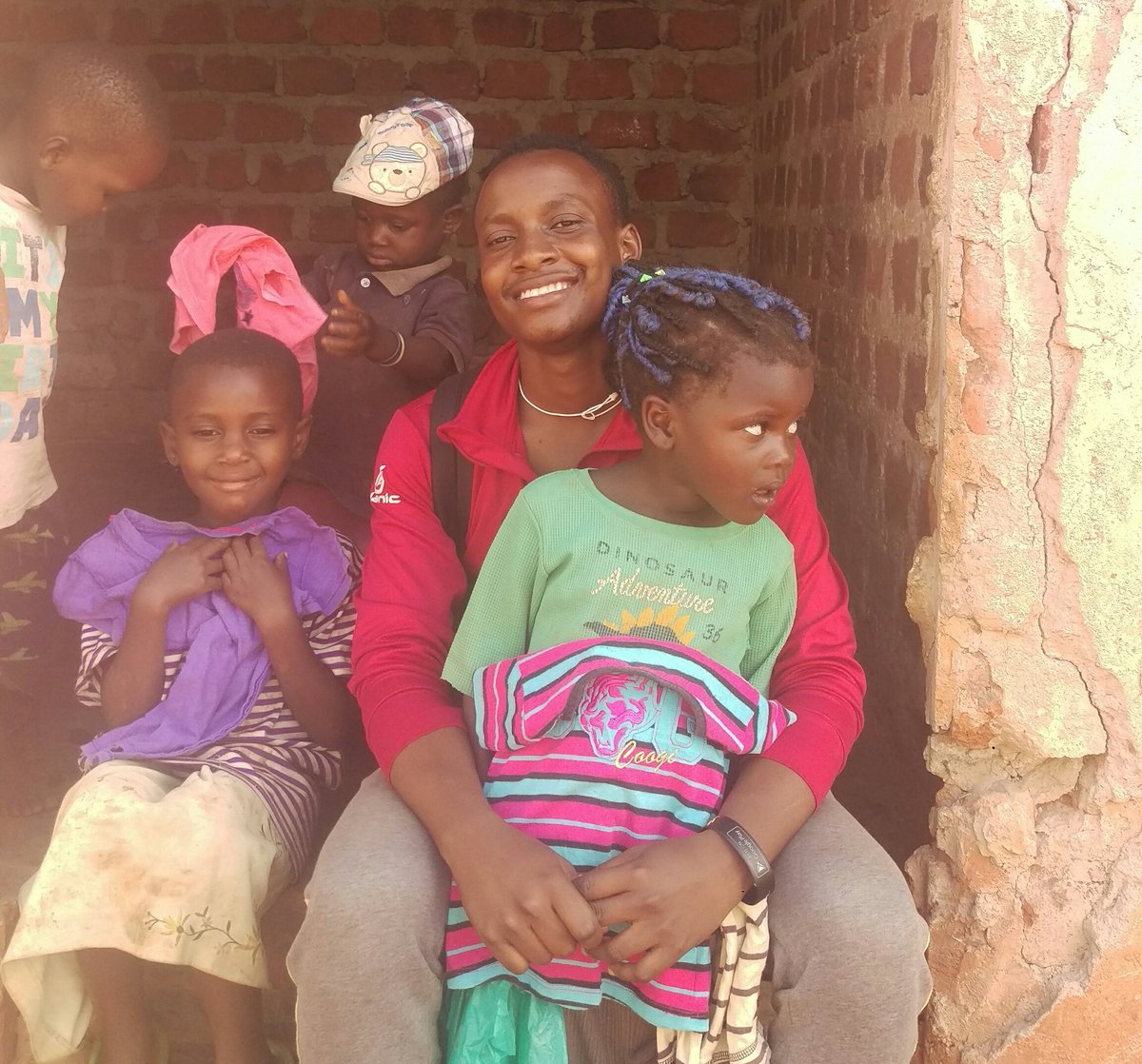 friends_uganda's tweet photo. Just a few clothes to these little ones.#benicefornoreason https://t.co/3ANQQgolri