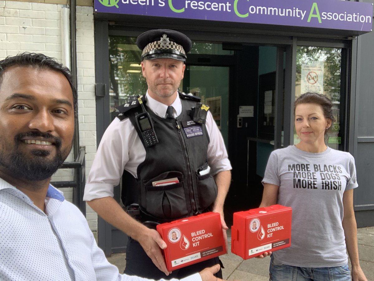 @SnrLabourSauce @MPSGospelOak big thank you to A/Insp Dave Hodges and Elaine Donnallen for donating two bleed kits to @QCCA_ltd and for @TheDome_Youth. The last one saved a life. Big shout out to #danielbairdfoundation for financing the kits.