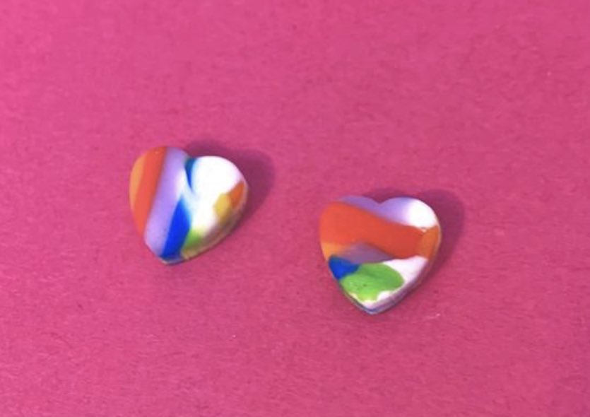 sjp_me's tweet photo. Take a look at my daughter’s new little biz, creating beautiful, rainbow earrings if you order this morning they will be posted today! 🌈🌈 #rainbows #rainbowearrings #smallbiz #etsyshop #womeninbiz #rnbwbystella #buylocal #rainbows  https://t.co/Z4AluIRSGi https://t.co/Lb1nVccyIs