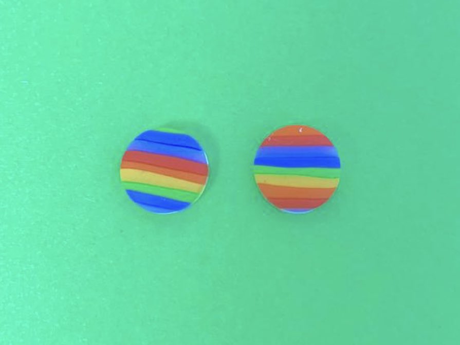 sjp_me's tweet photo. Take a look at my daughter’s new little biz, creating beautiful, rainbow earrings if you order this morning they will be posted today! 🌈🌈 #rainbows #rainbowearrings #smallbiz #etsyshop #womeninbiz #rnbwbystella #buylocal #rainbows  https://t.co/Z4AluIRSGi https://t.co/Lb1nVccyIs
