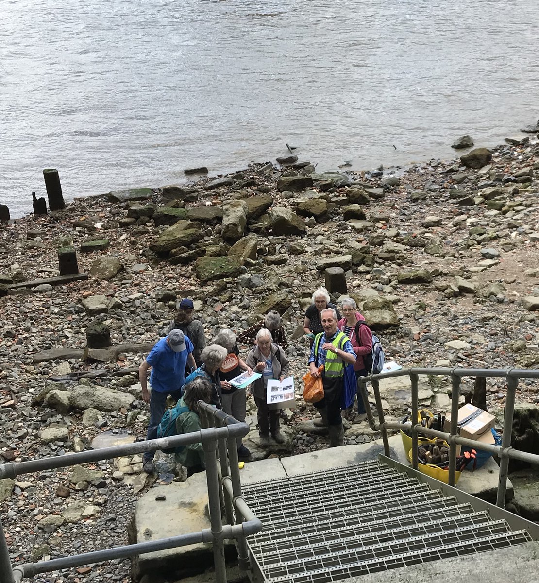 ThamesDiscovery's tweet photo. ...thank you to our amazing #ThamesCRaFT volunteers from @COLAS_London and @ThamesDiscovery who have been so active in the project and even continued with online research during lockdown. Nothing would be possible without you! #LowTideLockdown https://t.co/59oMasfv8f