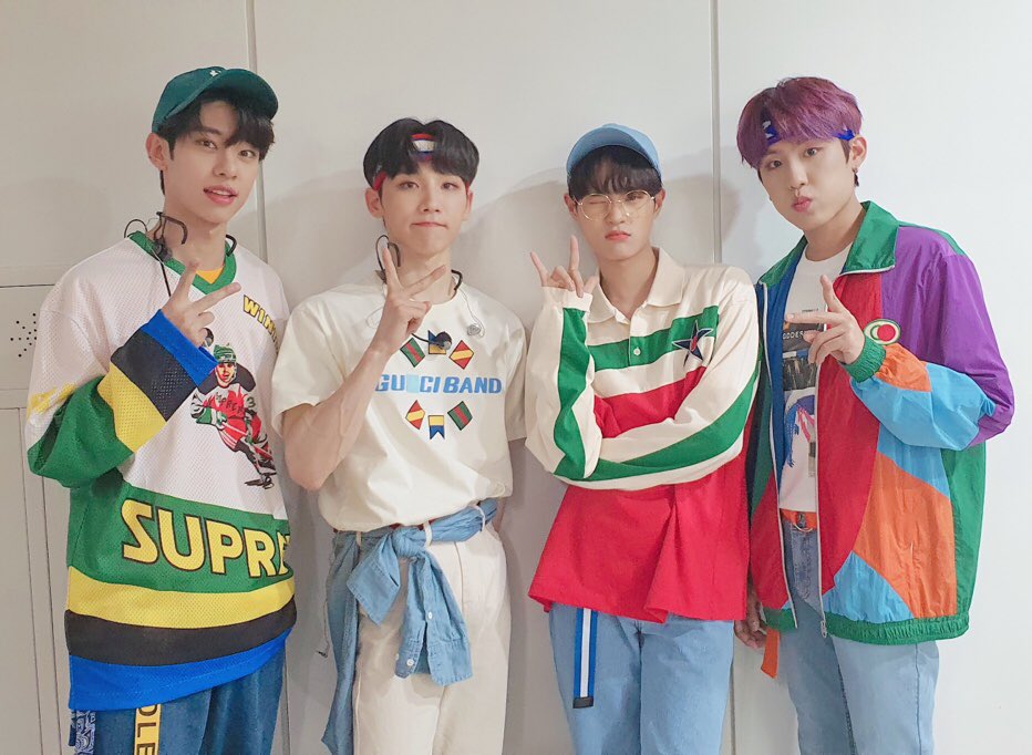 AB6IX's tweet photo. ABNEW🐳 여름여름한 예삐들과 함께한 날씨 좋은 수요일 어땠어요⁉️ 날씨가 좋아도 집콕하고 예삐들 무대 같이 봐요😘

#AB6IX #VIVID #답을줘 #에이비식스 #전웅 #김동현 #박우진 #이대휘 #브랜뉴뮤직 #BRANDNEWMUSIC https://t.co/JrSFTWEZZJ