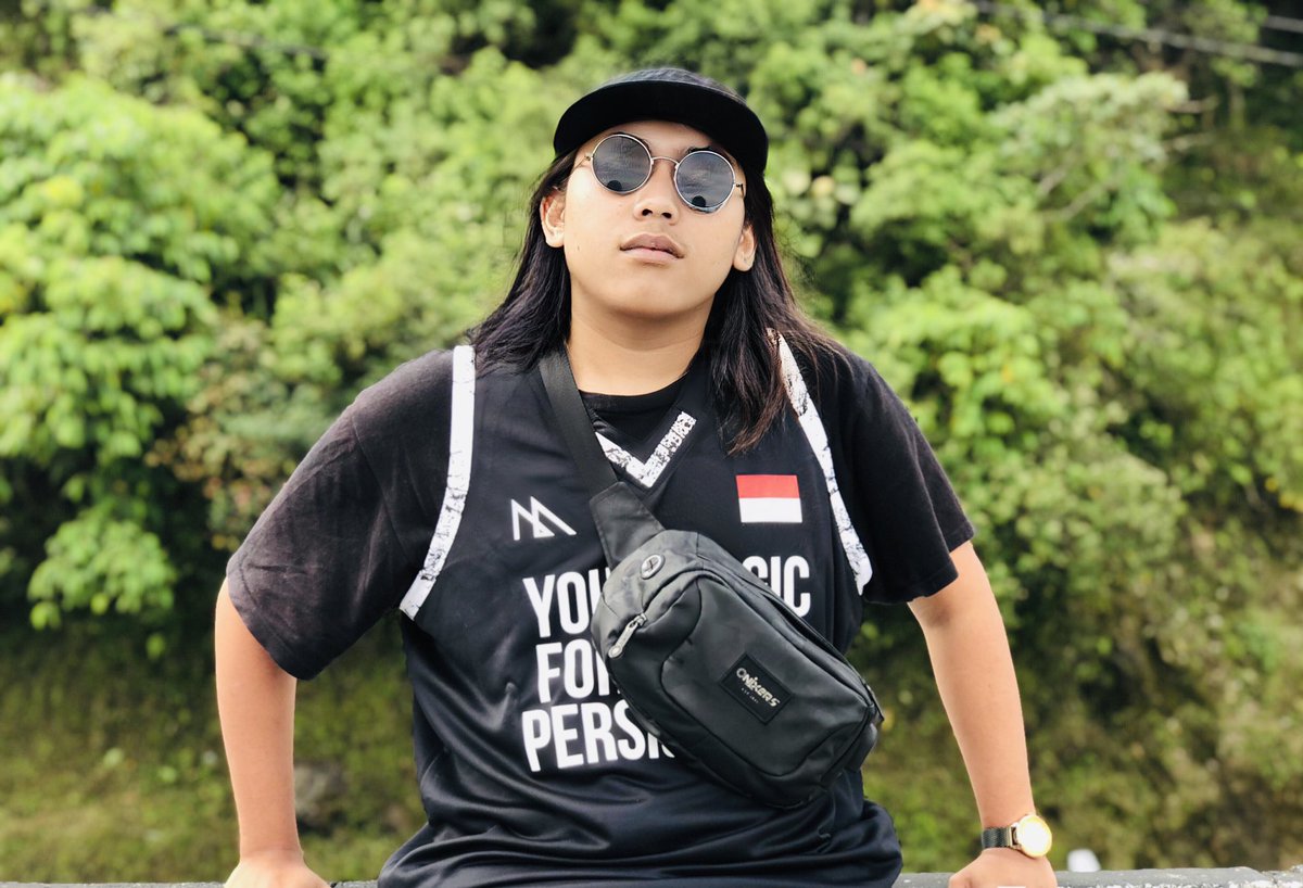 Mari berteman hayuk gabut beut ajg mabar” lah qita xixi #friendzone #kumparansayangkamu