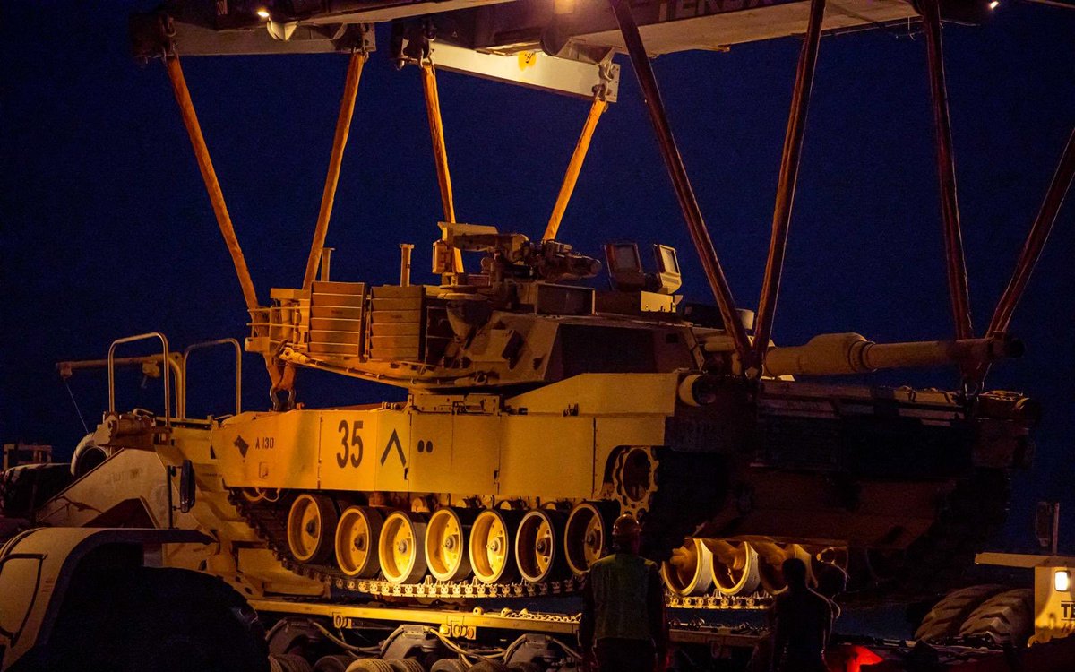 30thabct's tweet photo. U.S. Soldiers from the 4-118th Infantry Regiment #30thabct maintain readiness and begin loading excess equipment to prepare for wash rack operations while deployed in the @CENTCOM area of responsibility for @TFSpartan July, 2020. (π· by Maj. David House) https://t.co/YcpZWP00Hn