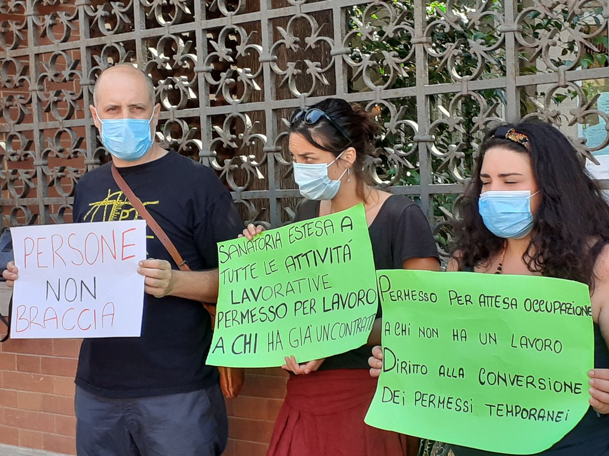 MAI PIU' INVISIBILI 
Per una sanatoria generalizzata e incondizionata
leggi comunicato su fb ---> tiny.cc/rrdhsz