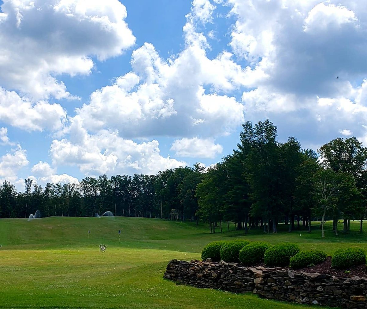 MitchLaurance's tweet photo. Fantastic opening round @gladespringswv #CobbCourse. I've been a huge fan of George Cobb since the first time I played the Surf Club in Myrtle Beach. He's another architect many people haven't heard of, but his design and restoration of over 300 courses in the US are a testament https://t.co/ArRmNwqN5d