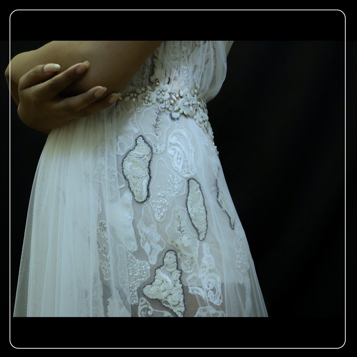 KarleoFashion's tweet photo. Revived to love , the love to be recreated into a new life , to live in the new world where we shine together ~ Renee
#karleorecouture #recycledcouture #sustainablebridal #karleo https://t.co/l1KnkWe5ZM