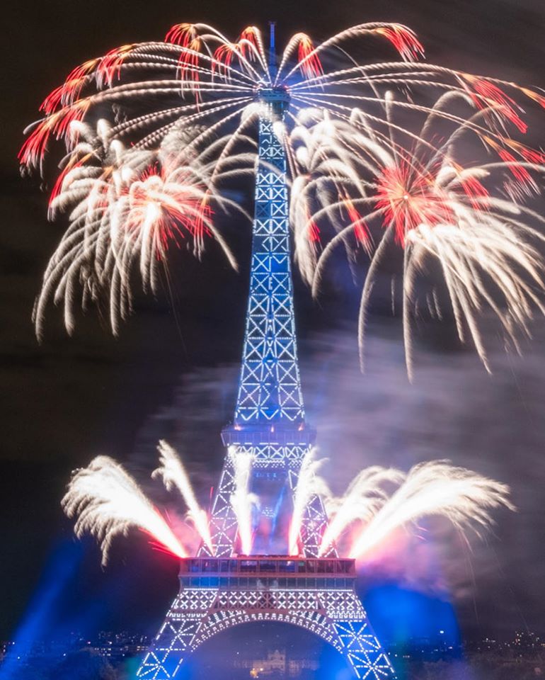CampusFranceNg's tweet photo. Last night and like every 14th of July, fireworks were shot at the Eiffel Tower to celebrate the French national day. 

#14Juillet #BastilleDay #France 

Photos : J. Sarago - MEAE https://t.co/18oc4s2kQW
