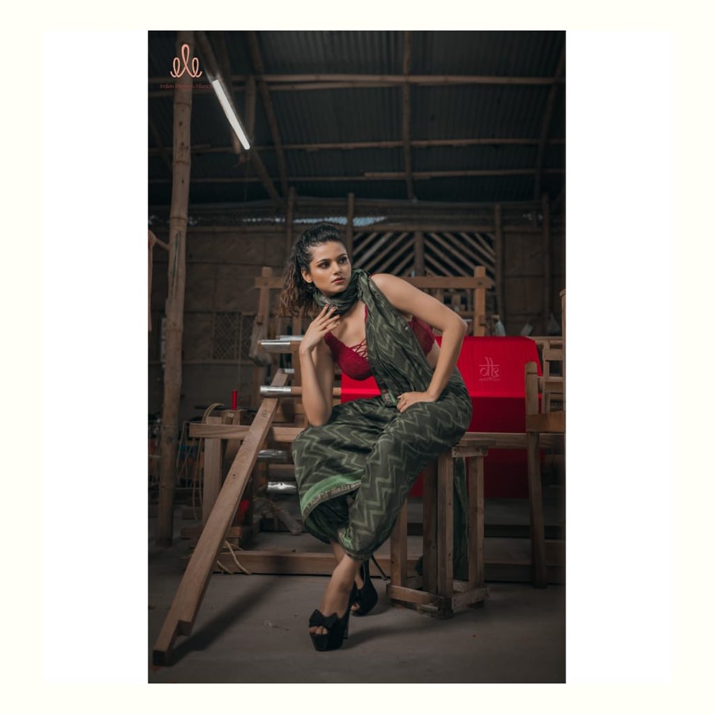 j_saumar's tweet photo. #ProjectIWA #InterlacingWeaversAndYou

"When you Patronize the Artistry of our Artisans,You also thereby Fulfill their Dreams of Living a Good Life." @minmsme @GhoshShobha @TexMinIndia @weavers_inc 
#IndianWeaversAllianceInc #240daysOfWork  #textiles #sustainablefashion https://t.co/zR7gVYLHAA