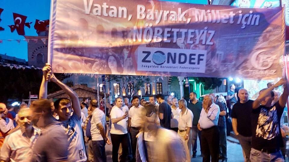 KabarikBirol's tweet photo. Hain darbe ve İşgal girişimini; Sivil halk olarak,hiç bir askere ve sivile kurşun sıkılmadan , Allah’ın izniyle Millet olarak yazdığımız bağımsızlık Destanı ,15 Temmuz’u Unutmadık, Unutturmayacağız!
Bu Ülkeyi ele geçiremeyeceksiniz!
#ZONDEF
#ZONSİAD
#KARAKDER https://t.co/5S5hMclhyi
