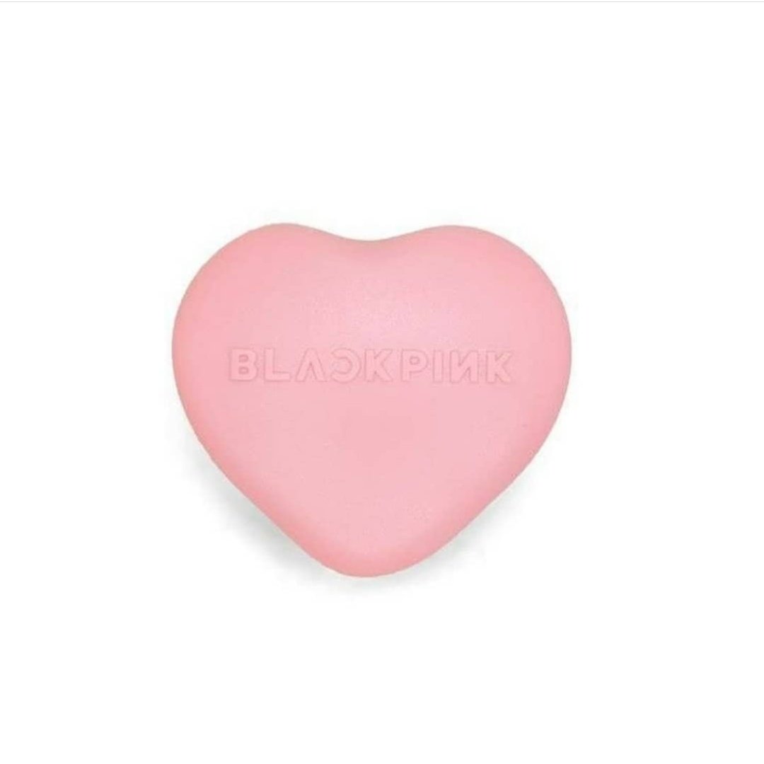 letsloveShopp's tweet photo. [ HELP RT | 🇲🇾 ]
Official Blackpink Love Phone Holder 

▶️Ship From Korea
▶️100% from YG Entertaiment
▶️Item Size:45X41X20MM

Official blackpink Merch

RM 88 exc postage

dm us to purchase! https://t.co/Zhv3EXIQhZ