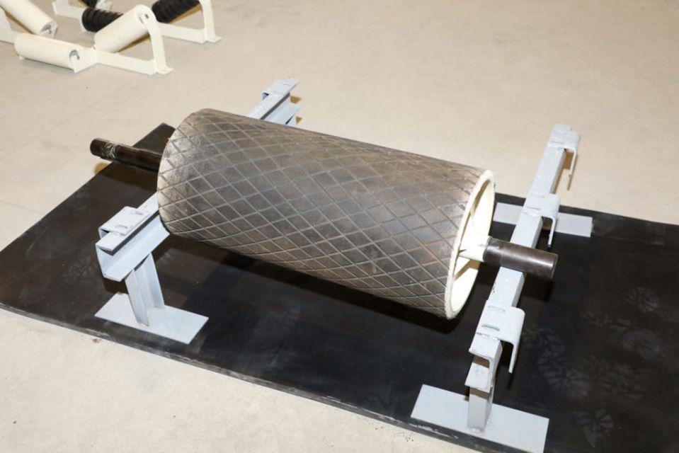 AvishkarInd's tweet photo. Tail pulleys:
Tail #pulley is a key component of belt #conveyor is widely used in metallurgy, mining, lifting, transportation, cement, construction, chemical, building, #materials, light industry, petroleum, printing, and textile, etc. 

Read more at:
https://t.co/TwzbRI6VOG https://t.co/LwUdN37kww