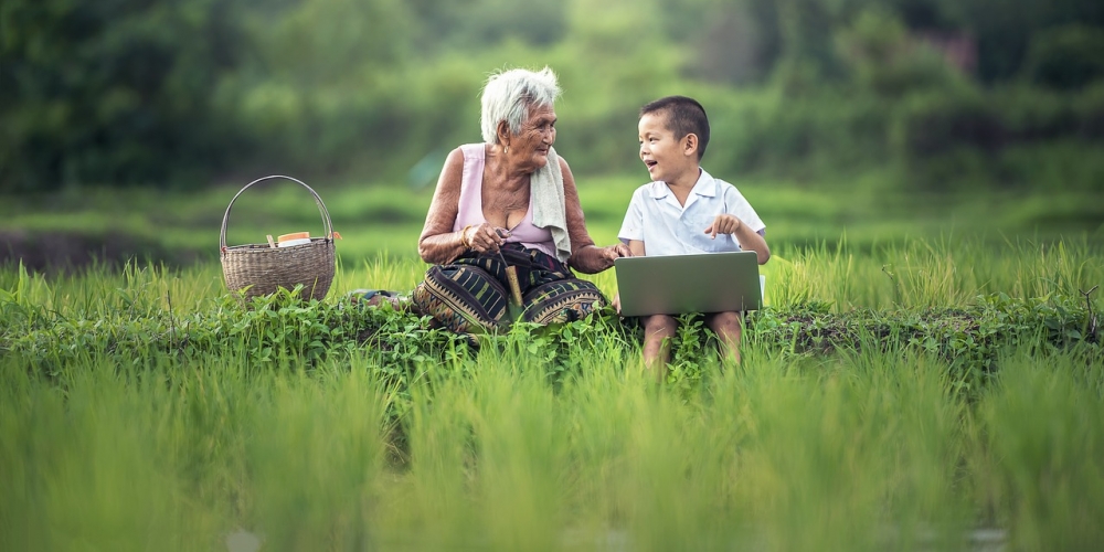 A real pickup for you!

#grandmother #kids #laptop 
#kidsoutdoors #kidsoftheoutdoors #outdoorskids #getkidsoutdoors #kidsloveoutdoors #kidnoutdoors