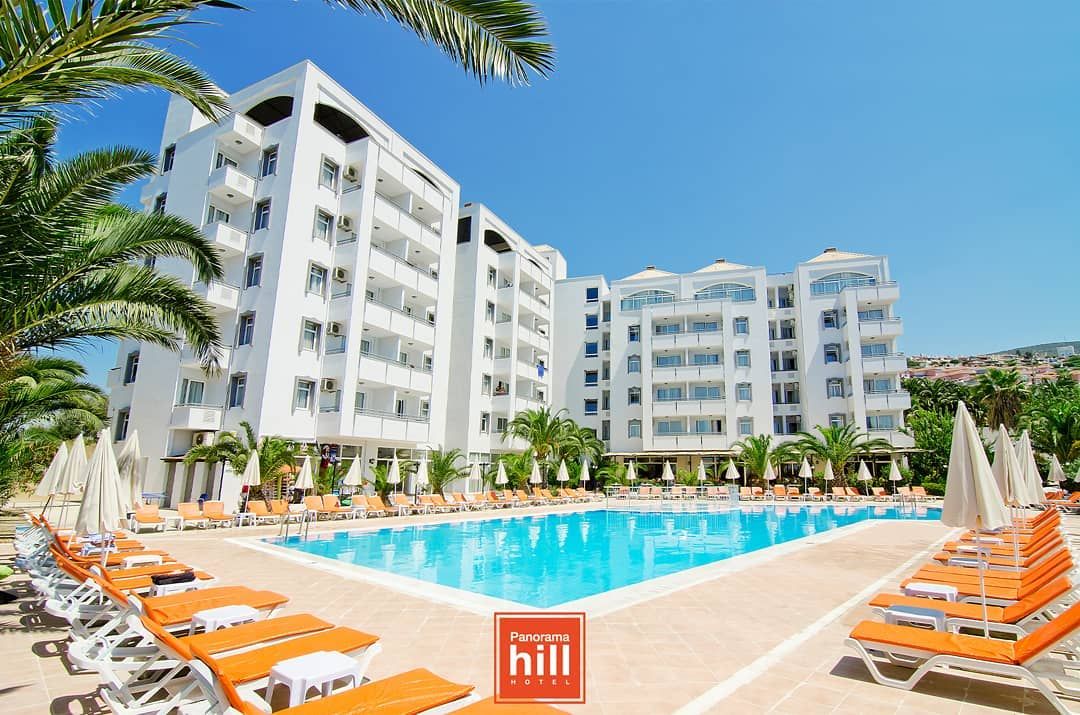 Tatil" denilince herkesin aklına farklı şeyler gelir; kimi sadece Ege esintisinde güneşlenmek isterken, kimi durmadan eğlenmek. Biz tümünü bir araya getirdik, Kuşadası'nın eşsiz manzarasıyla birleştirdik ❤ #ThePanoramaHill