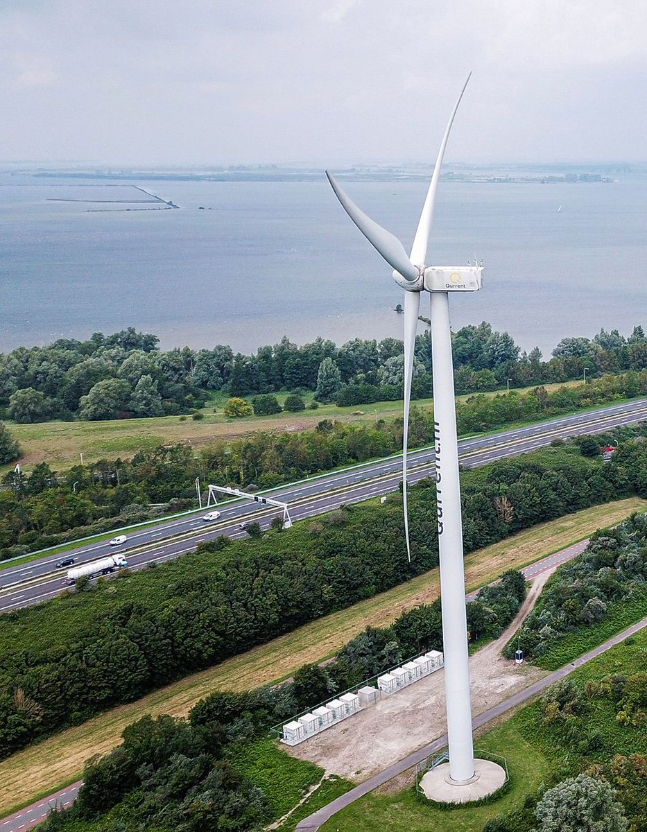 We've teamed to connect the <a href="/Greenchoice/">Greenchoice</a> Hellegatsplein #windfarm to the mobile battery charging hub from <a href="/Greenerpowersol/">Greener power solutions</a>. Making the windfarm a hybrid sustainable energy + battery storage plant - Let's make fossil fuel power plants obsolete! Read more: buff.ly/3fwDXwy