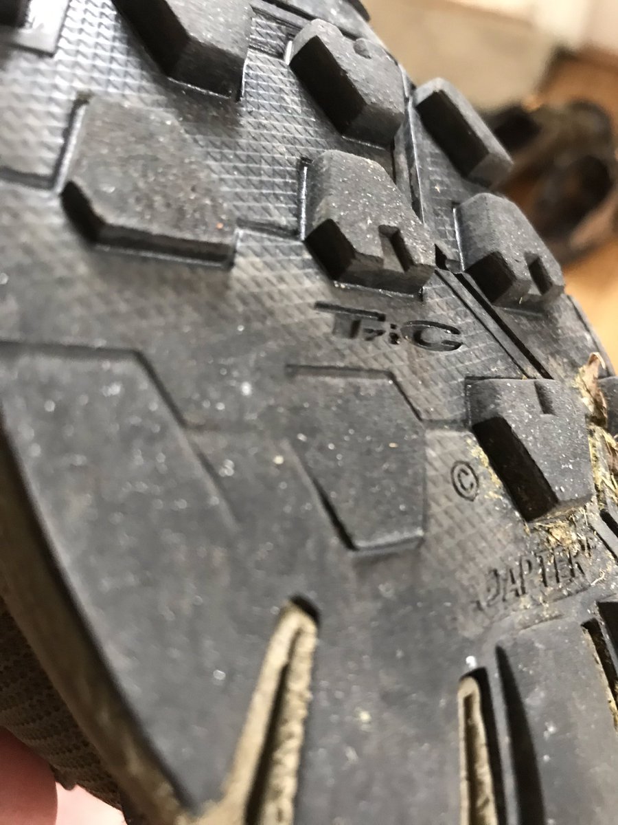 LikeOldTat's tweet photo. I can now say without question that the #Graphene soles in @inov_8 #Roclite GTX makes absolutely no difference to longevity (although very comfy and Iβve bought a spare pair) @Fellrunninbrief @fellrunningguid
Less than 10 months old and worn down already π€·ββοΈ https://t.co/rYIXxSVGgg