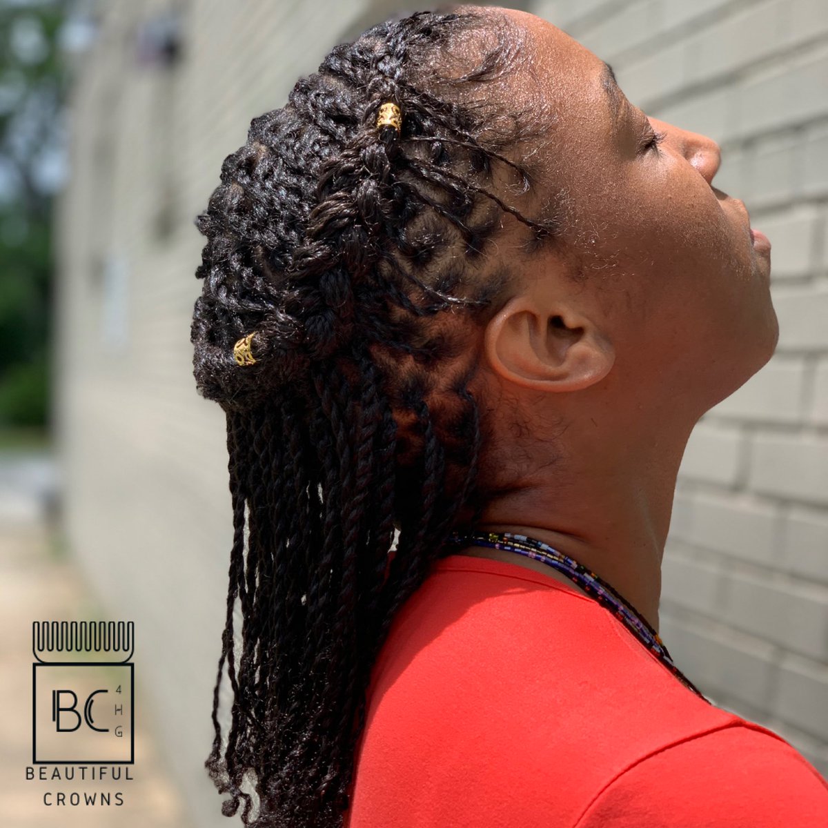 Crowned4hg's tweet photo. |Starter Locs|
It’s important to be intentional about who you trust to maintain your crown. 

#bevlashae #naturalhairstylist #greensborohairstylist #locjourney #starterlocs #womenwithlocs #locstyles #locstylesformen #ropetwists #highbun #locbun #retwistandstyle #retwist #bookme https://t.co/rBqvtZgf5p