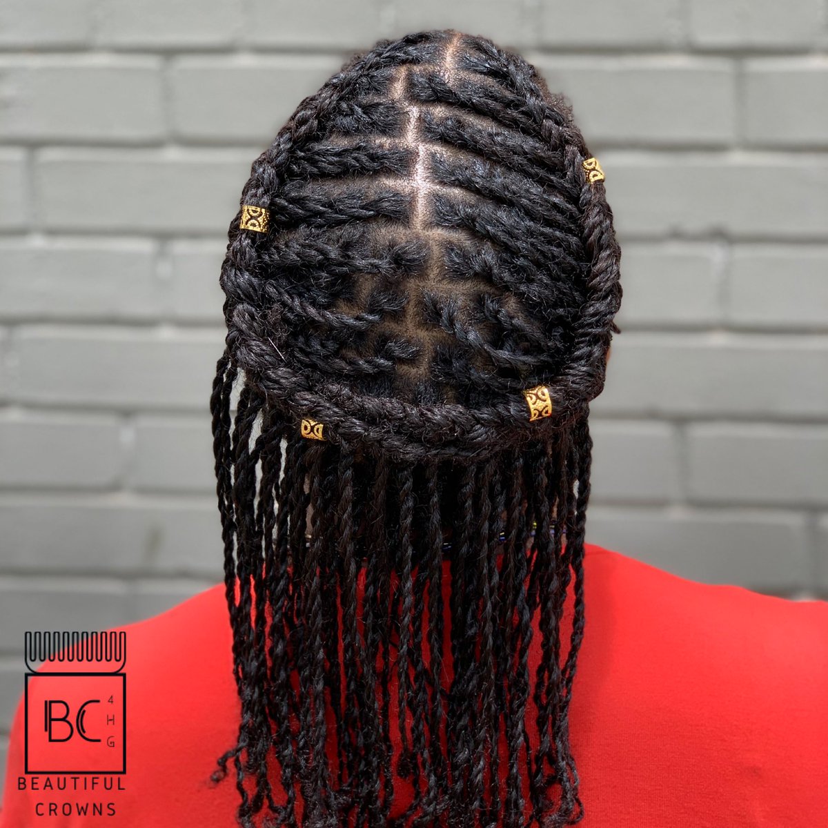 Crowned4hg's tweet photo. |Starter Locs|
It’s important to be intentional about who you trust to maintain your crown. 

#bevlashae #naturalhairstylist #greensborohairstylist #locjourney #starterlocs #womenwithlocs #locstyles #locstylesformen #ropetwists #highbun #locbun #retwistandstyle #retwist #bookme https://t.co/rBqvtZgf5p
