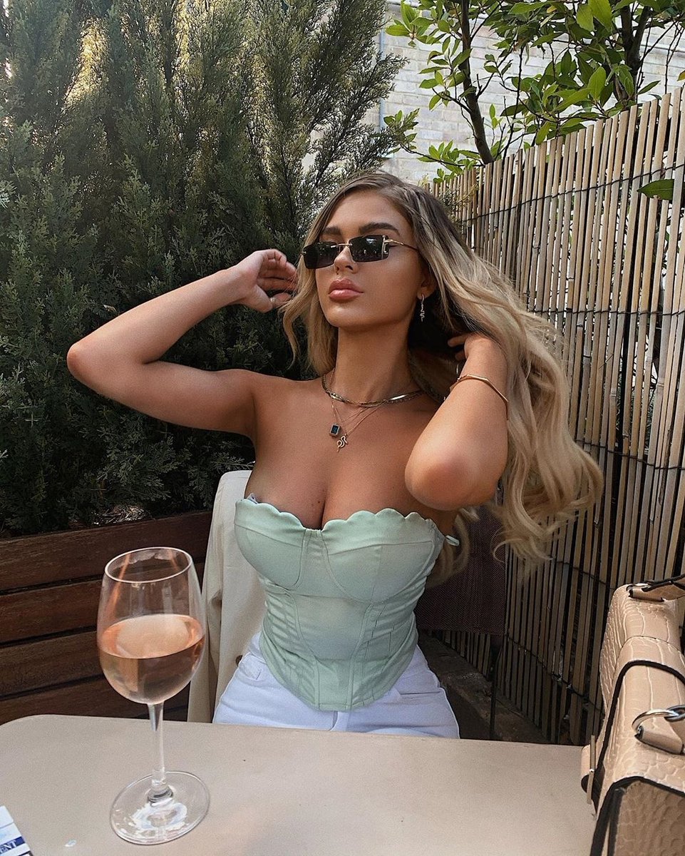 isawitfirst's tweet photo. A LITTLE SOMETHING FOR YOU✨
Follow, Like and RT this tweet to win a £50 voucher because we want to make Y O U feel special today💕 #InwithISAW
*Ends Midnight tonight. Winner to be contacted by DM + picked at random. Must be following @isawitfirst https://t.co/Dzt62s70r9
