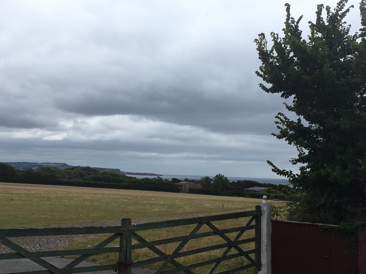 aguidinglightuk's tweet photo. I dreamt that I was desperate for a foot massage so in my world this means #grounding!
Before I even got out of bed this morning I did a grounding meditation and then took myself off for a long walk. 
Much better now 😊 #earthing #meditation #nature #healing #walking #mediumship https://t.co/lTpjFOMXaS