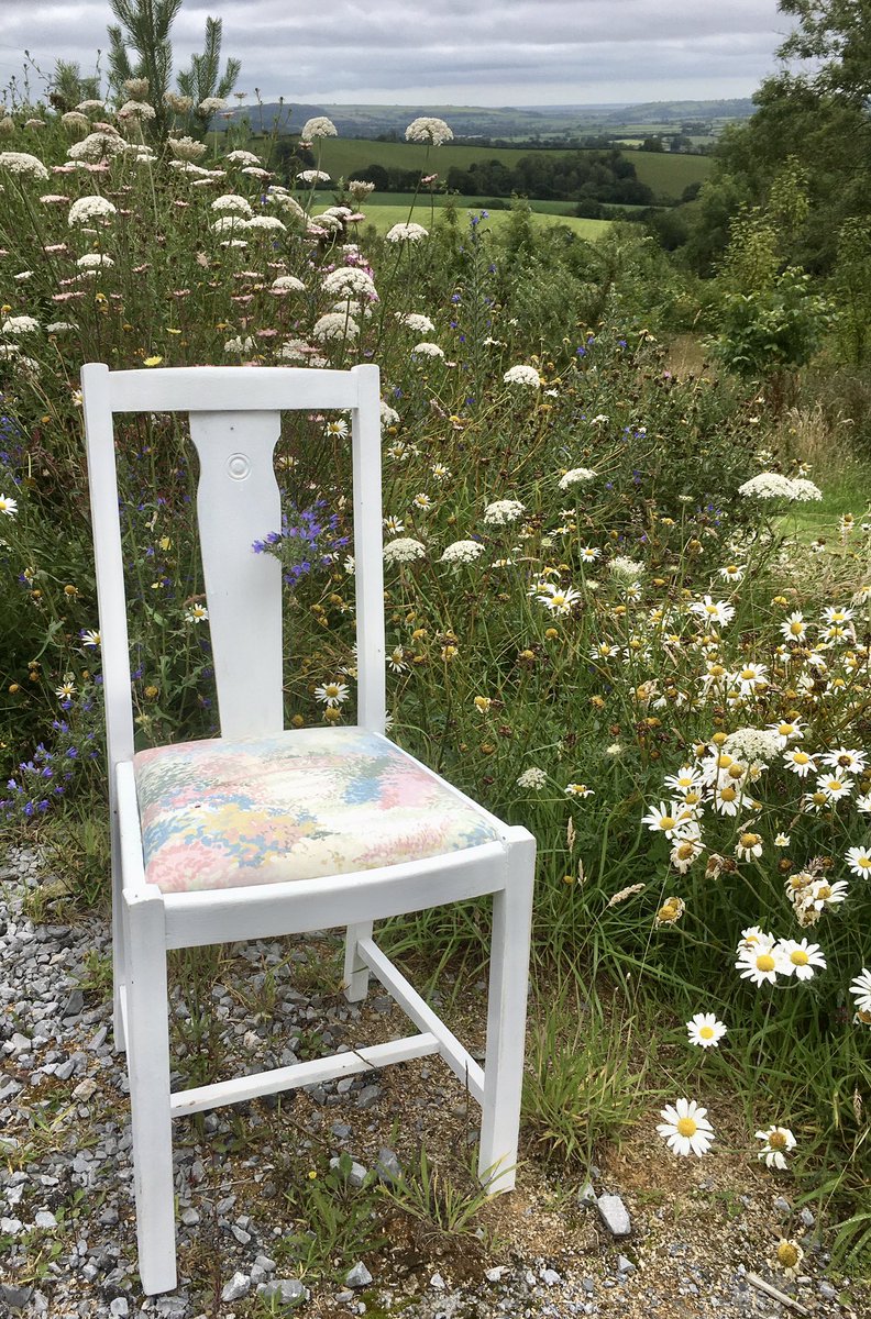 UpholsteryWales's tweet image. Pretty pastels and wonderful wildflowers! #weareback! #tuw #amusf #level1 #visitwales #upholsteryclass #backinthesaddle upholsterycourses.com