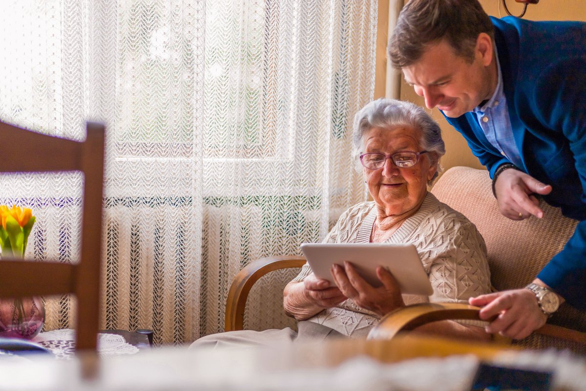 Achterhoekse #woningcorporaties bieden 3.000 oudere #huurders sociale alarmering. Hiermee dragen wij bij aan langer #zelfstandig #wonen voor #senioren: swd.nl/over-site/nieu… @8RHK_