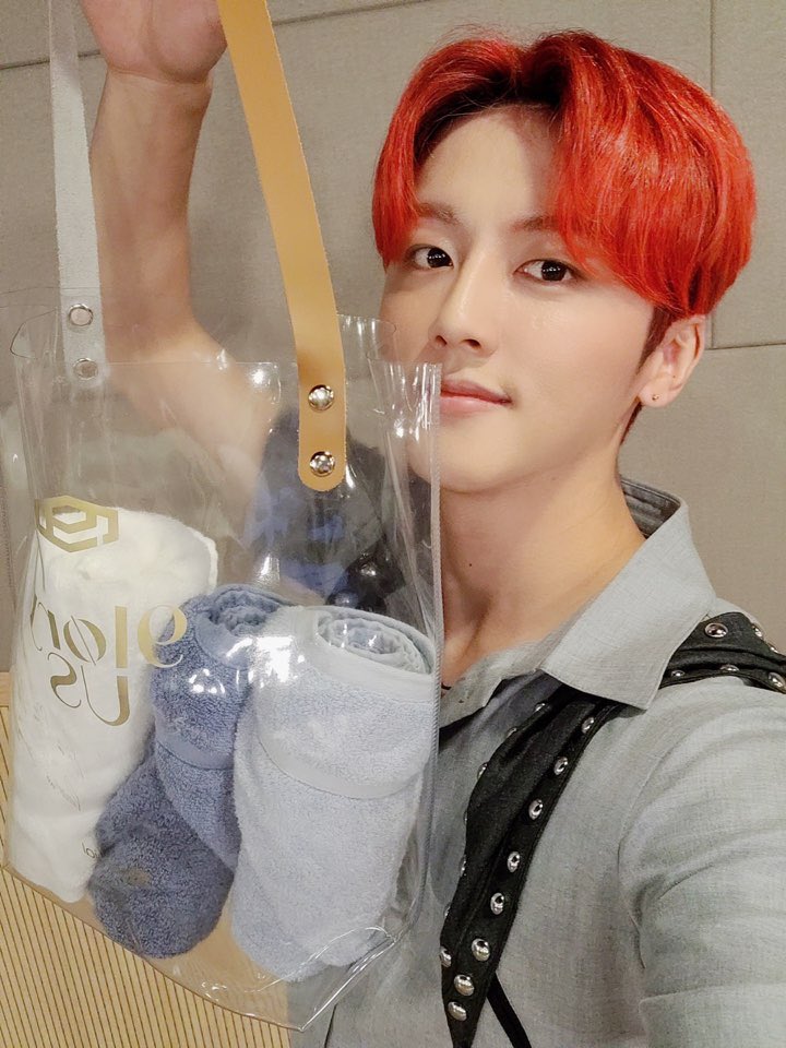 sf9towel's tweet photo. 🍀폴라로이드 싸인 사진 18명🍀

SF9이 나를 춤추게한 순간을 CJmall 이벤트 페이지에서 댓글로 남겨주세요❗️

🔗https://t.co/VrlEnjQ1Oe

SF9 홈쇼핑 비하인드 장면을 촬영한 싸인 폴라로이드 사진📷 을 보내드립니다

#SF9 #CJ오쇼핑 #CJmall #여름수건이날춤추게해 #댓글이벤트 https://t.co/m07eftnDHo