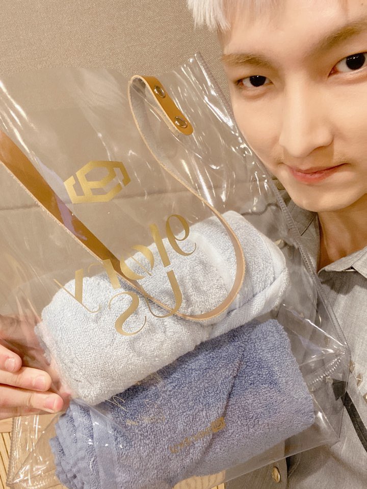 sf9towel's tweet photo. 🌟사전 구매 선물🌟

에셒구 홈쇼핑 출연 
비하인드영상, 인터뷰 등을 담은 시크릿 영상 궁금하시죠?😏
사전구매자 전원에게 링크를 보내드려요! 
발송 : 7월 31일(금) 17:00

🔗 https://t.co/VrlEnjQ1Oe

#SF9 #CJ오쇼핑 #CJmall #여름수건이날춤추게해 #사전구매이벤트 #셒구타월 #글로리타월 https://t.co/4mBiCV7Gzh