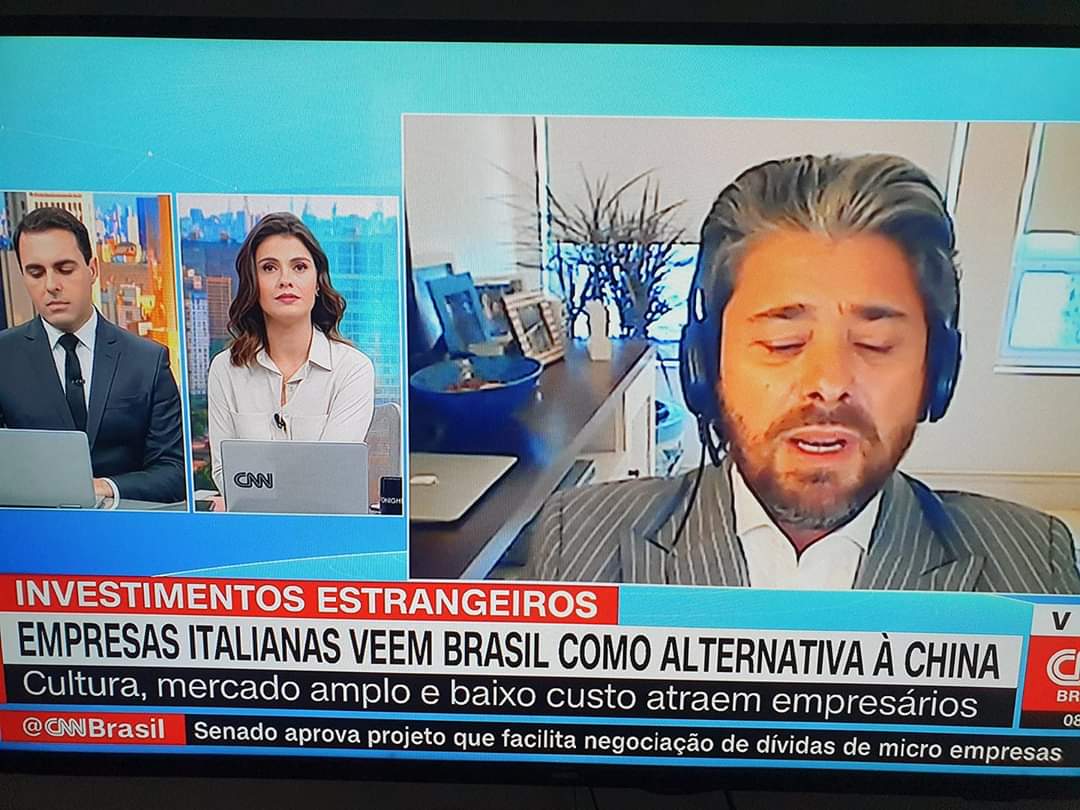 - Empresas saindo da Argentina e vindo para o Brasil.

- Empresas italianas tirando suas fábricas da China e trazendo pro Brasil.

- Recorde de compra de títulos públicos do Brasil no Exterior.

Mas o esquerdista jura que o Brasil está com o filme queimado lá fora.