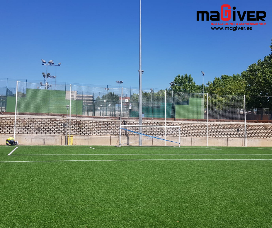 ¡Nos encanta compartir con vosotros otro de nuestros proyectos! Esta vez la reparación e instalación de #redes, #parabalones y #postes en este #campodefútbol de Madrid. Para que este verano puedan estrenar redes de alta calidad y de fabricación nacional. 🥅
 
¿Qué te parece?🧐