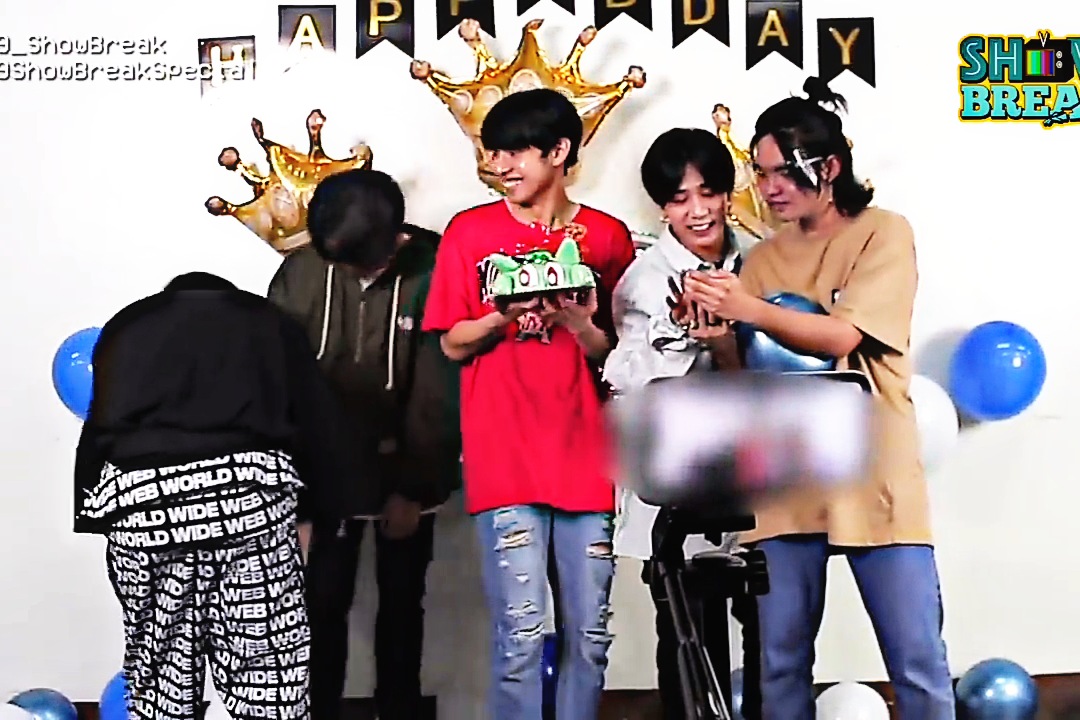cssndra19's tweet photo. [07•14•20]
Showbreak Season 3:Ep. 8

#SB19_KEN  #SB19_JUSTIN 
#SB19_STELL #SB19_JOSH
 #SB19_SEJUN  #SB19DayChallenge15 @SB19Official https://t.co/k3EQzU7Sh9