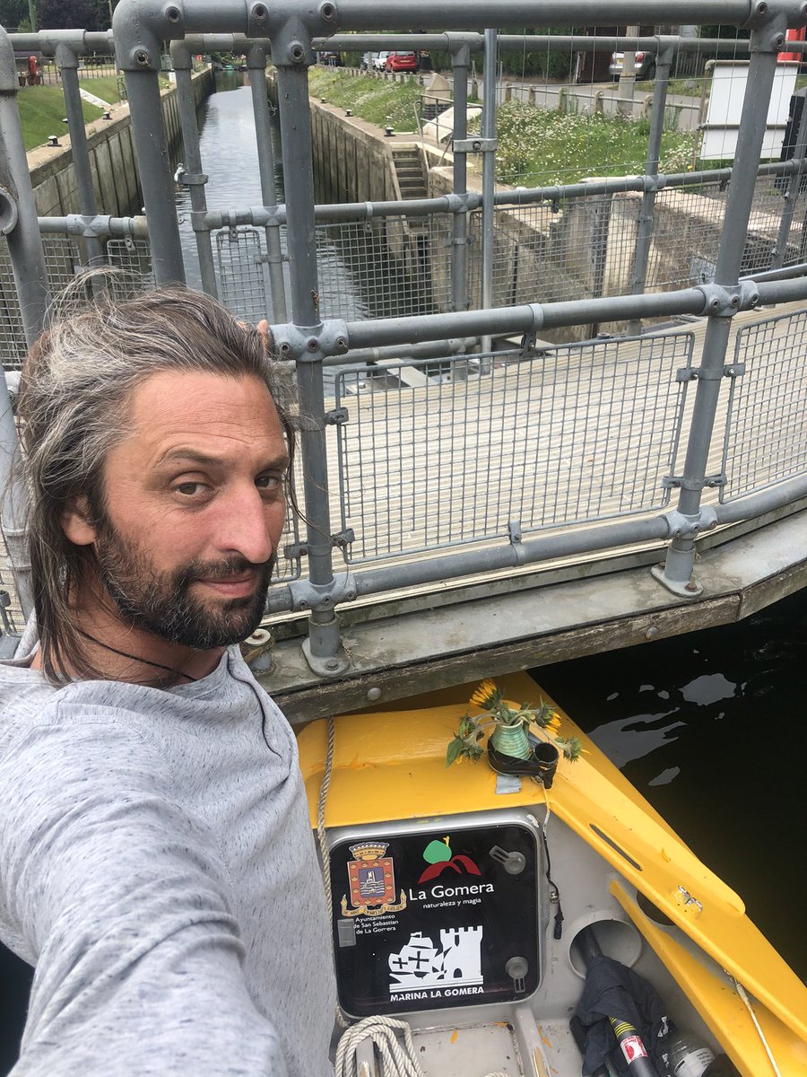 theantonwright's tweet photo. Made it to Teddington lock, just a the rain started... This is as far as I’m allowed to go so best head back upstream https://t.co/pgOiTDnuW1