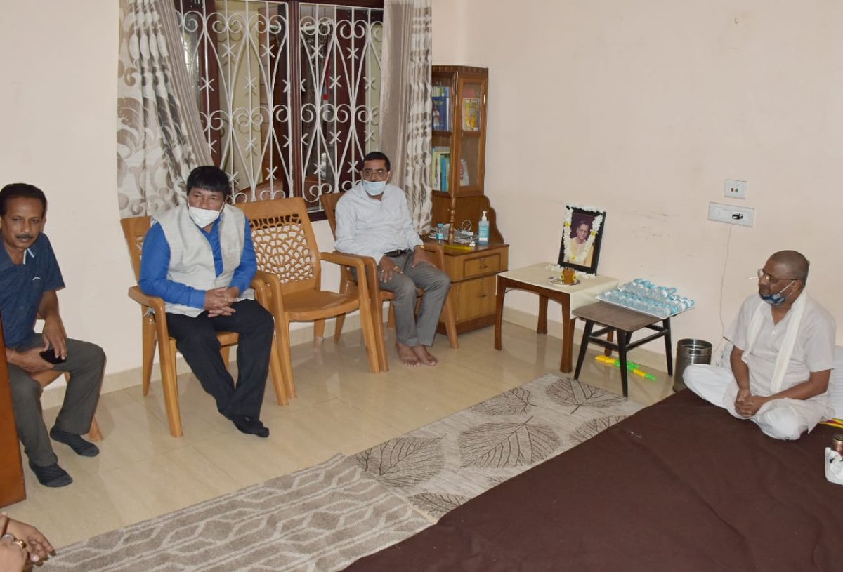 ATULBORA2's tweet photo. Visited the Bokakhat home of Kashiram Choudhury, who passed away recently. A dedicated philantrophist and businessman, his contributions to the society &amp; community are too many to count. 

Met his bereaved family &amp; offered my deepest condolences. https://t.co/uKhBqJSPzX