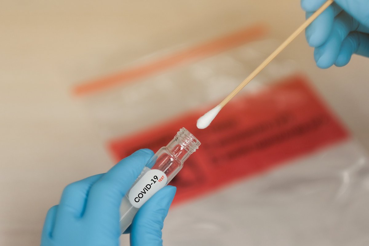 CapricornFMNews's tweet photo. The courier company that lost Covid-19 test samples on the N2 between King William's Town and East London in Eastern Cape this week, has been fired. #TestSamples #Civid19 NM https://t.co/3718W67Xxy