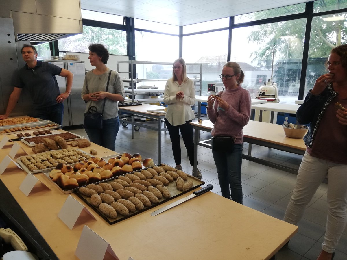 100WestVlaams's tweet photo. Demodag met enkele pilootbakkers voor het Interreg-project #avenirs. Met @SyntraWest @POMWVL @CMA_HdF   @UniLaSalle_fr https://t.co/rxnundsadS