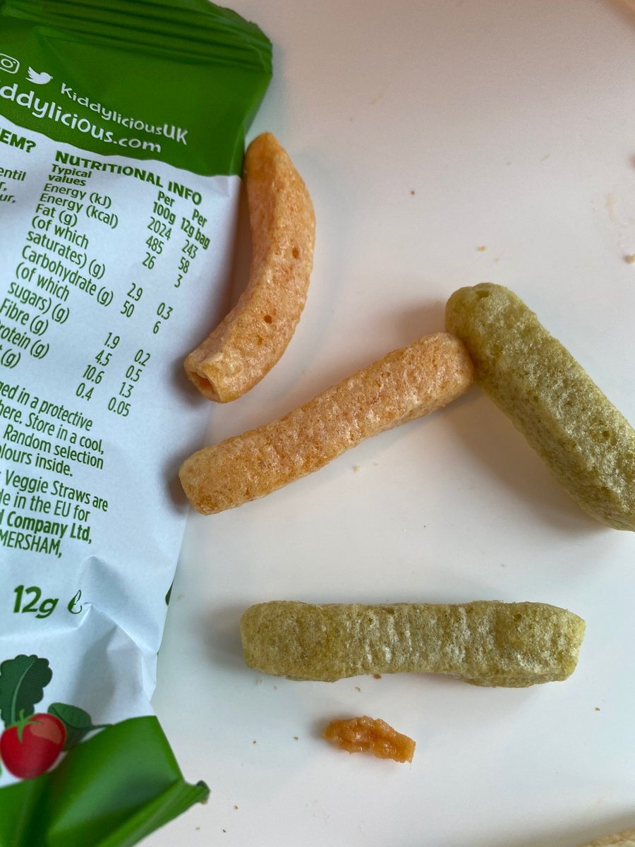 smithyholster's tweet photo. @kiddyliciousuk Hi Kiddylicious - not sure if this is a bad batch but this is the third bag and they are all burnt and hard 😞 baby not a happy customer 😂 https://t.co/9pr6w6wLQ8