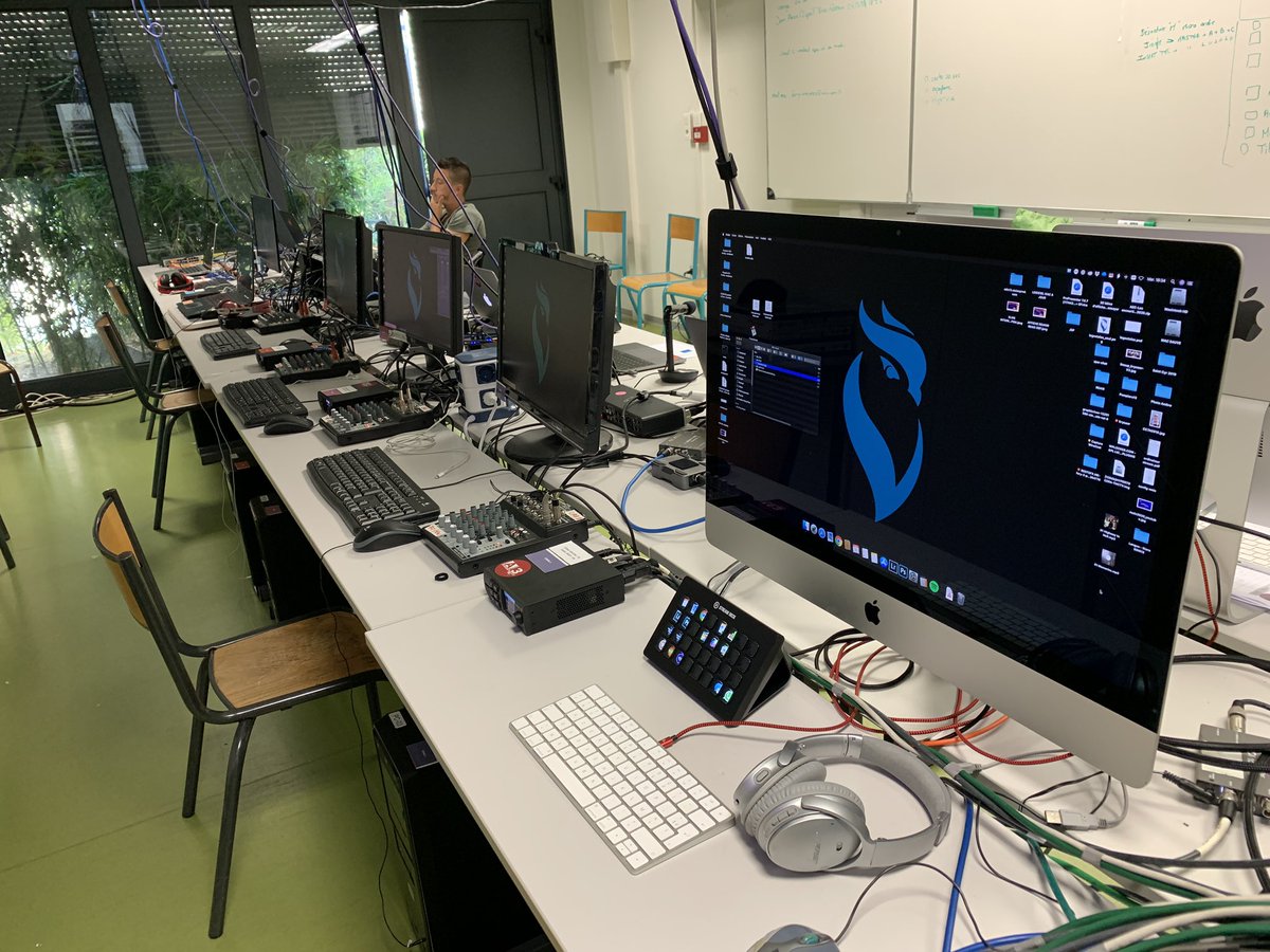 Stolasprod's tweet photo. En direct pendant 3 jours pour les #REAix2020  pour le streaming de 12 parcours en français et en anglais. https://t.co/zguRLkbmJR