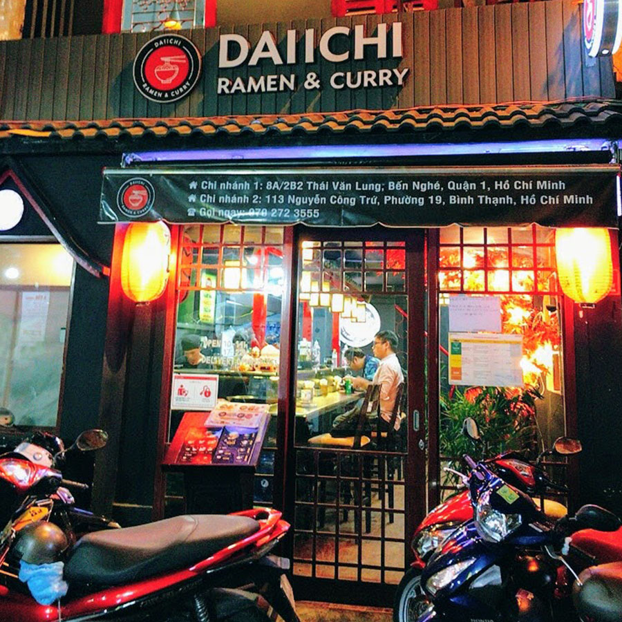 RamenSaigon's tweet photo. Quán được trang trí rất xinh, từ bên ngoài đến khi vào quán đều rất Nhật, đặc biệt có những chiếc đèn lồng, một góc check in lí tưởng cho thực khách.

#ramen #ramensaigon #food #saigon #amthucnhat #nhahangnhat https://t.co/lSUueQuy6k