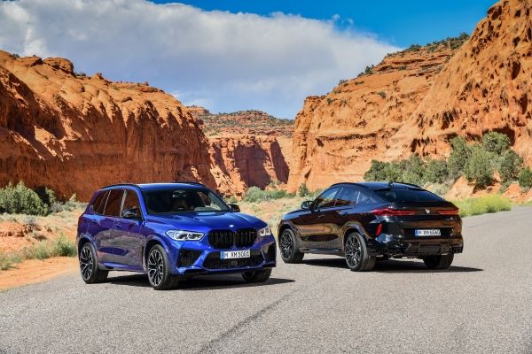 AutoFmRadio's tweet photo. Hoy en #AutoFM tenemos a @Davidnavallica para contarnos de primera mano sus sensaciones probando estas bestias llamadas @BMWEspana X5M y X6M con motores de hasta 625 caballos. #bmw #photocar #bmwm #Mperformance https://t.co/6RUHt4U0z8