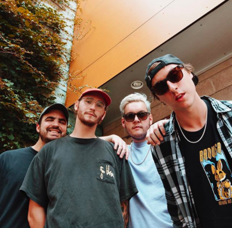 idobiradio's tweet photo. Stay home, Wash your hands, get your Friday fun in the form of new music. #FreshPickFriday has the newest new from:
@charmingliars
@handslikehouses
@State_Champs
@Weathersband
@thebandpaloma
@TheYoungHearts_
@weweresharks
+MORE
π§ https://t.co/SN608Cntf9 https://t.co/ifu2EGQHH4