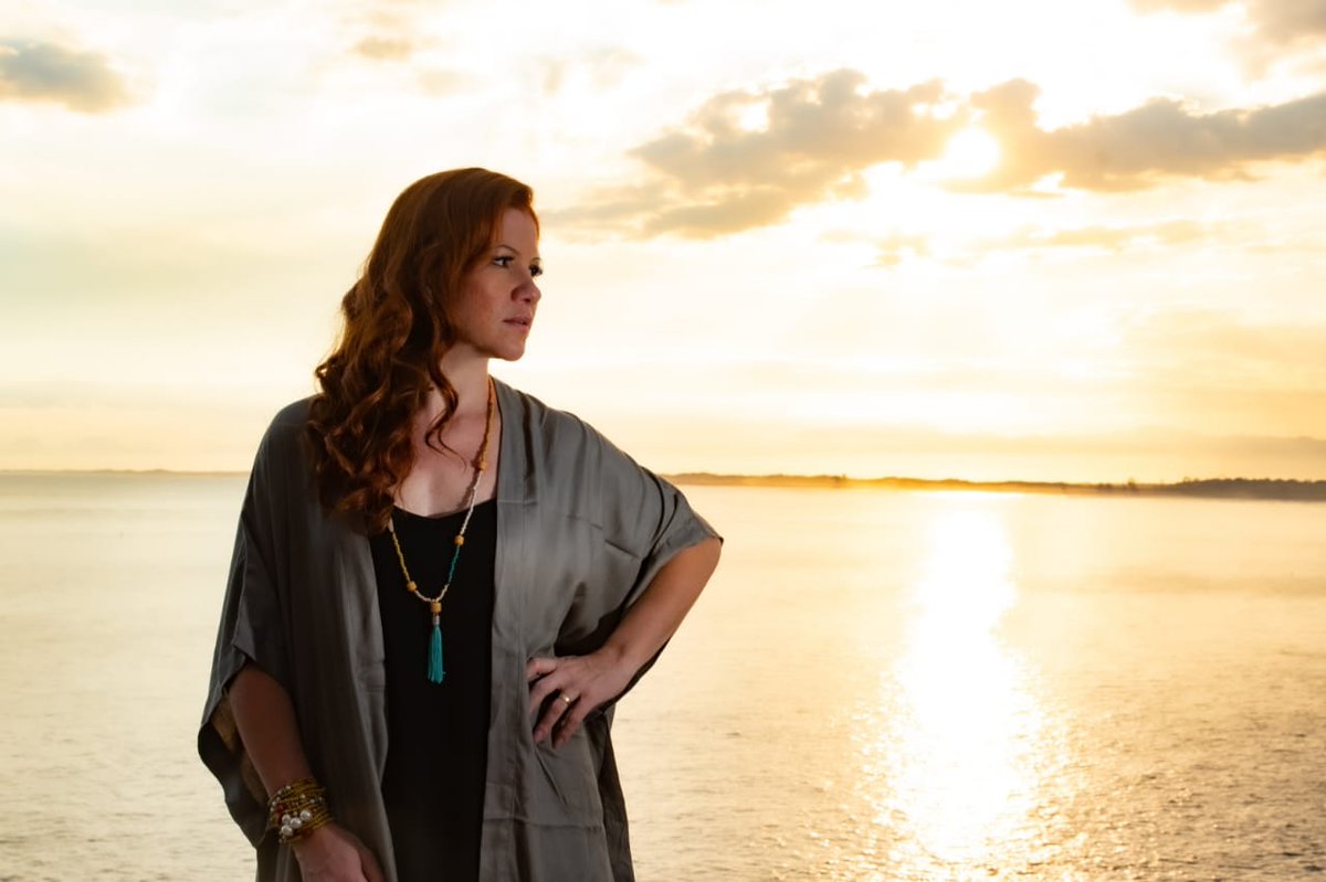 bellafilokimono's tweet image. Um pouquinho do ensaio fotográfico da nossa nova coleção, (re)fazendo.

Clique:@fotografoalvaro
Kimonos /Acessorios: @bellafiloacessorios
Produção: @salaokellysantanna
Óculos : @oticasraquel 
Modelo: @mirianhcleize

#modaautoral #acessórios #pulseirismo #kimonodress #modafeminina