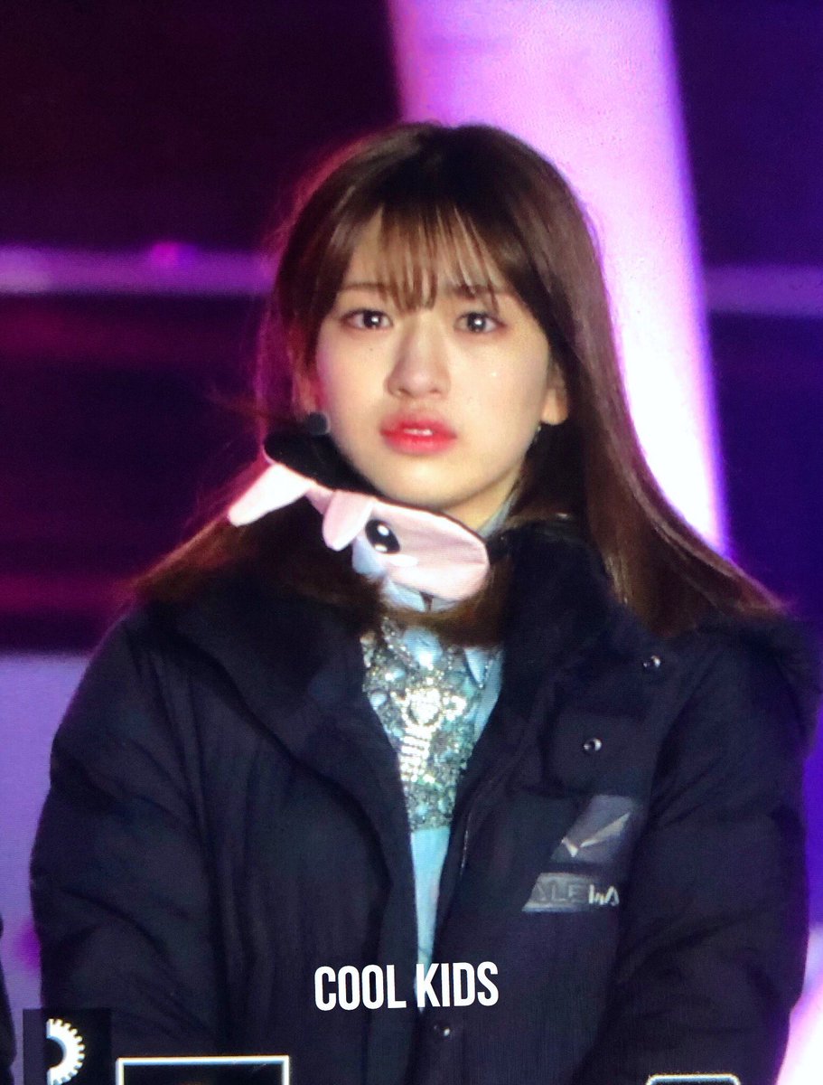 She’s a talented and hard working kid, and despite of having a great sense of facial expression and stage presence, she’s also fragile. That you’d wanna protect her at all cost.
