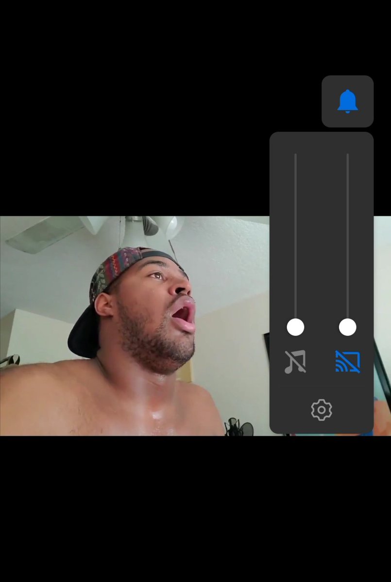 HentaiGodHD's tweet photo. @longbeachgriffy The sound wasn't playing so I checked my volume... well shit https://t.co/fXlauJECuo