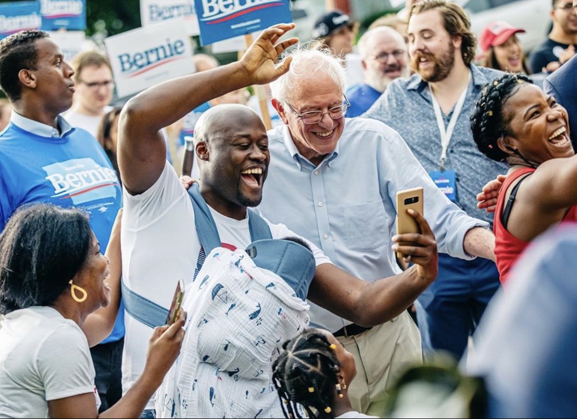 One year ago today @AbshirDSM and I photobombed the greatest campaign photo.