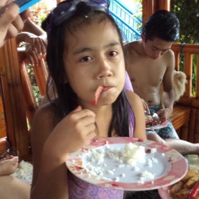 _bambamMmmm's tweet photo. BDAY GHORL HEHE KAIN PO  #NewProfilePic https://t.co/bxBDmN4MxK